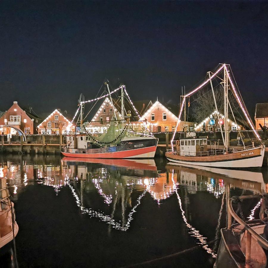 Ferienglück an der Nordsee: Erdgeschoss-Ferienwohnung mit Kamin und Garten Altfunnixsiel Exterior photo